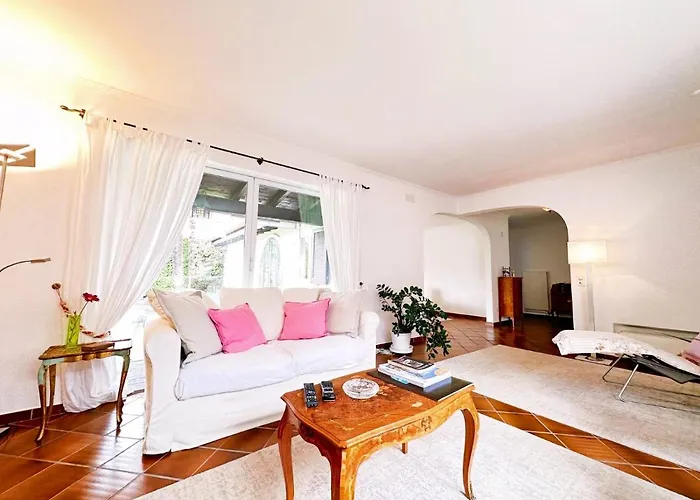 Vakantiehuis Casa Via Saleggi 10 *